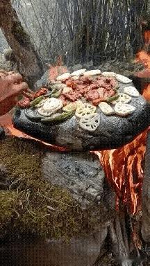 得做出怎么样的美味，才会让石头都开始自爆？