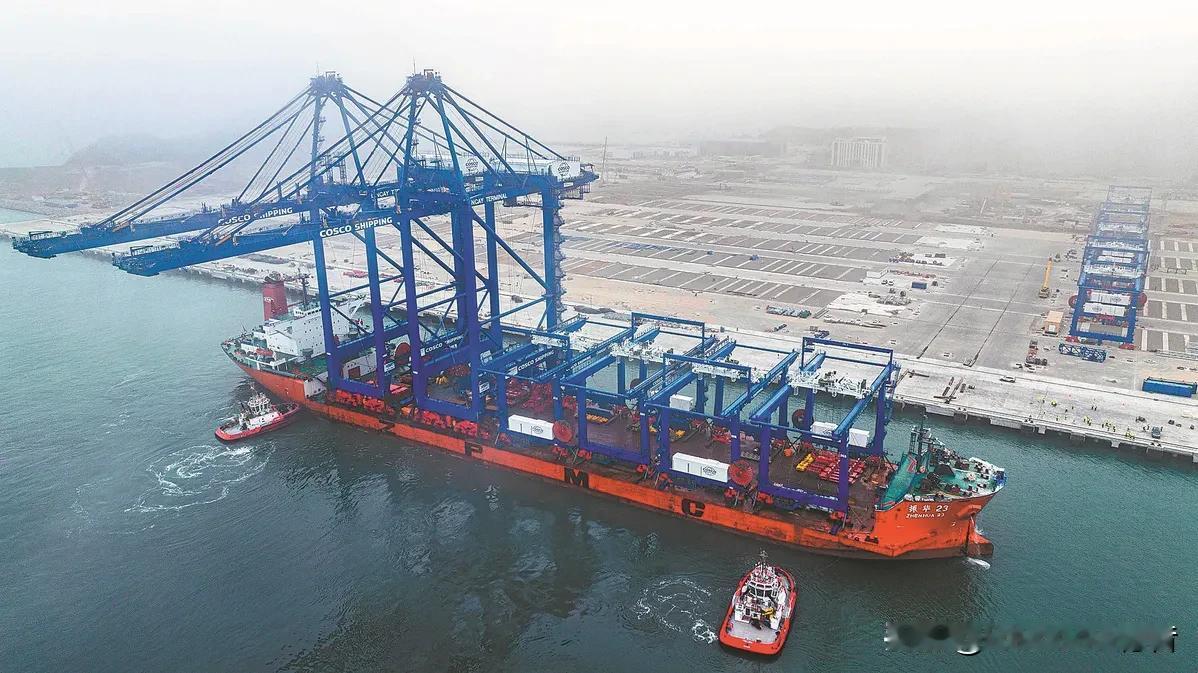 路透社利马10月18日消息，秘鲁巨大的钱凯港（Chancay Port）将于下月