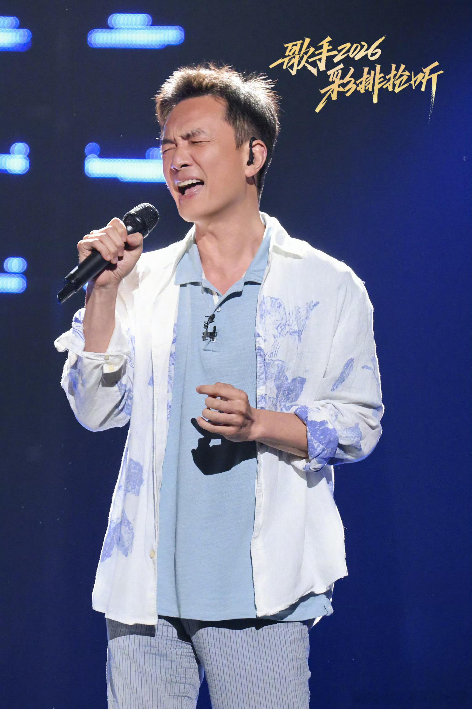 尤长靖李泉关掉了click丢掉节拍器的框，让情绪自己长出节奏。李泉弹，尤长靖唱，