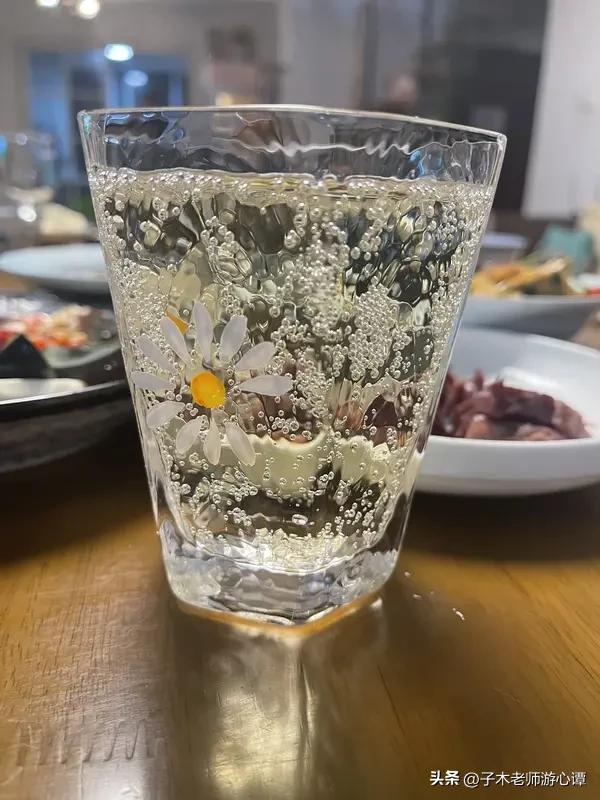 2024年12月22日，湖南衡阳的徐某中午、晚间连续两场聚餐饮酒，乙醇含量达43