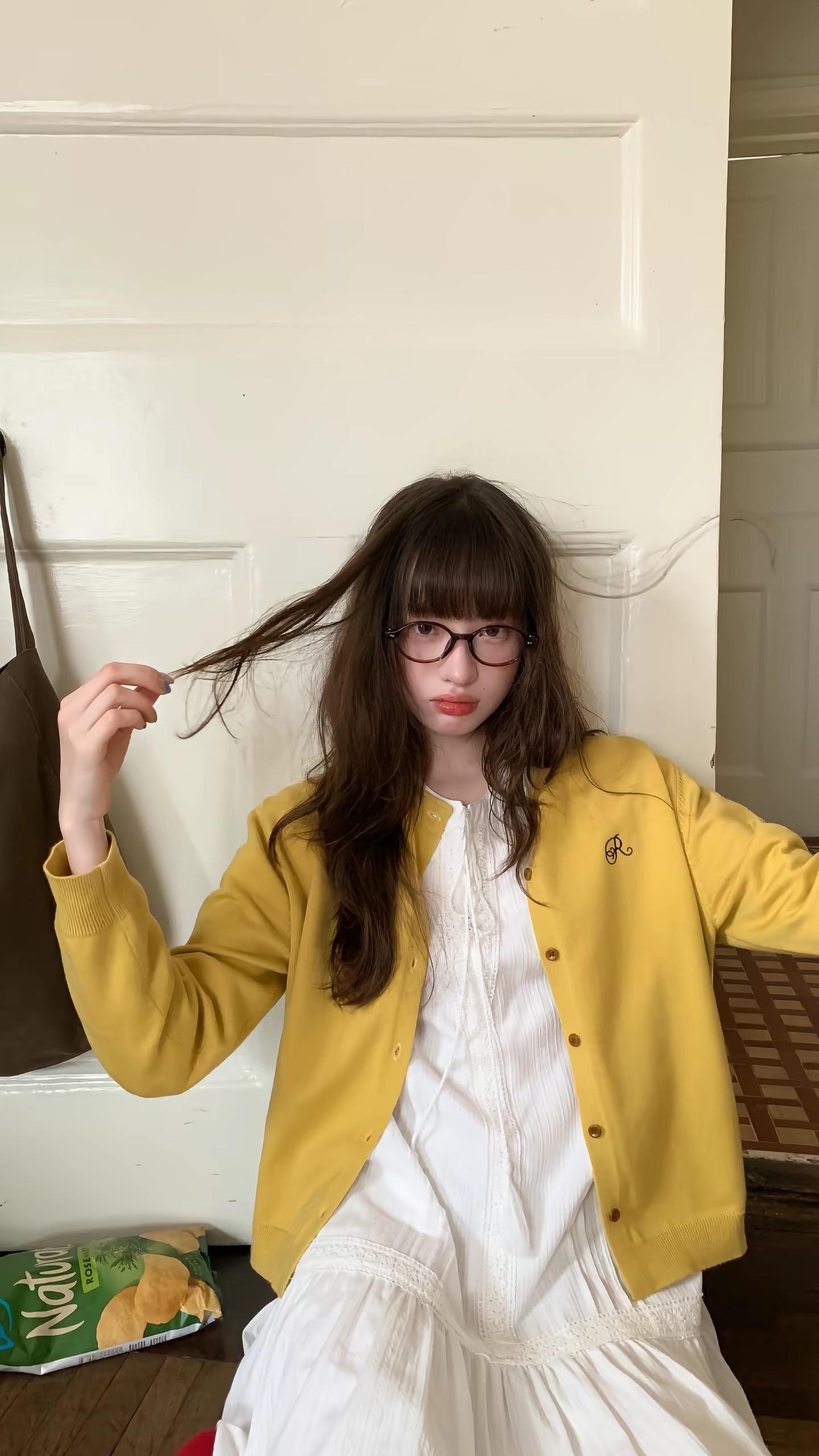 你发的娃娃脸 降落在身边^▽^