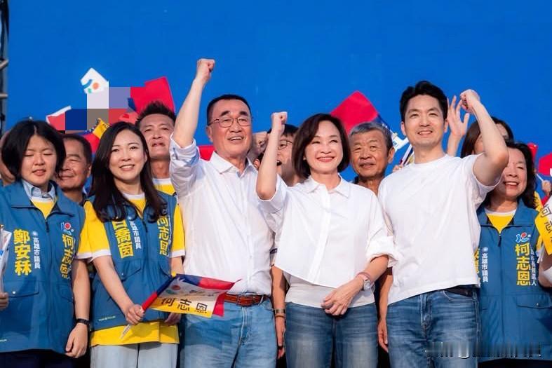 国民党新北市长参选人李四川今（19日）在脸书发文表示，今天再一次回到高雄，跟高雄