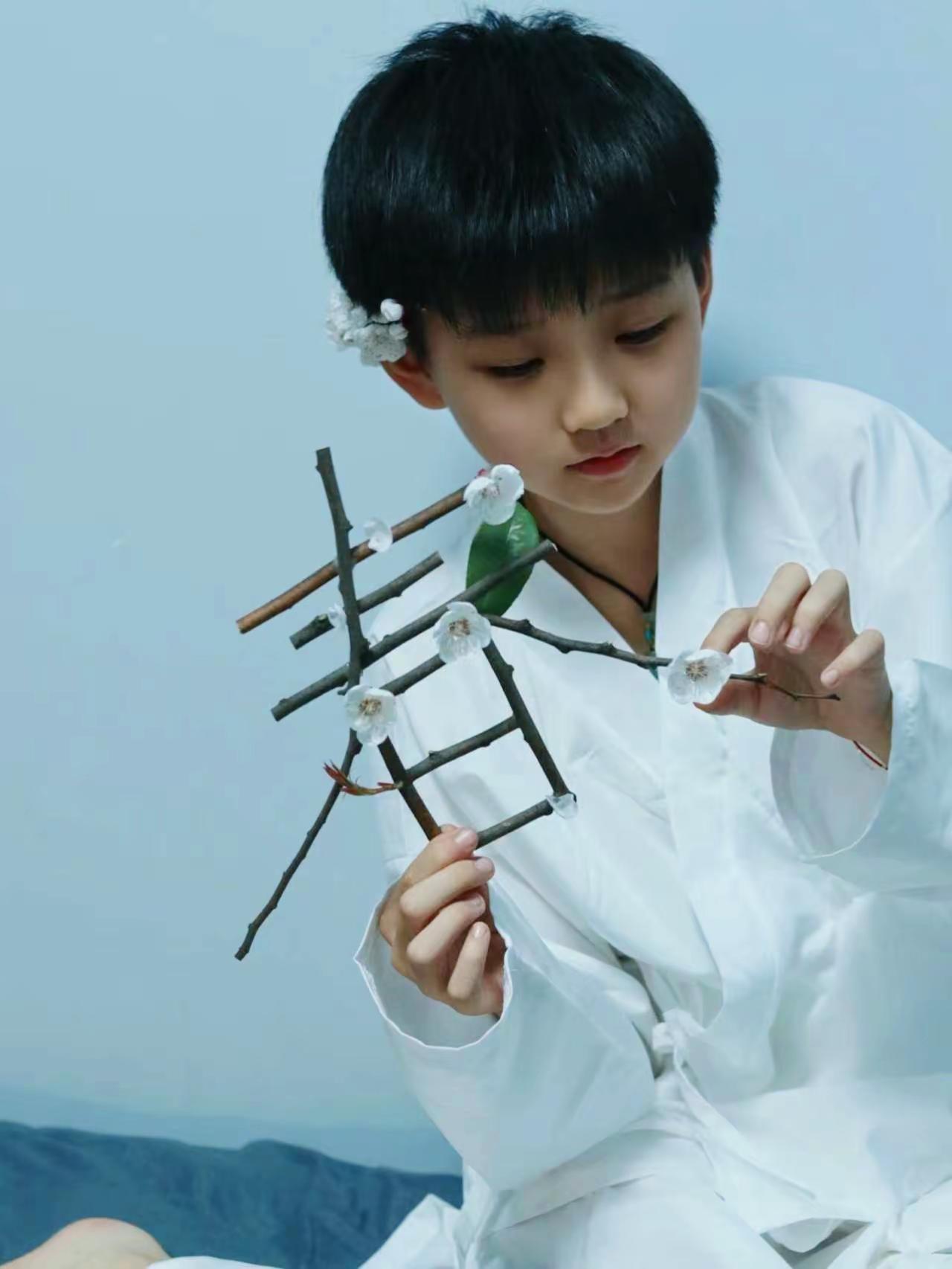 今天认真展示一下小花设计师的作品。