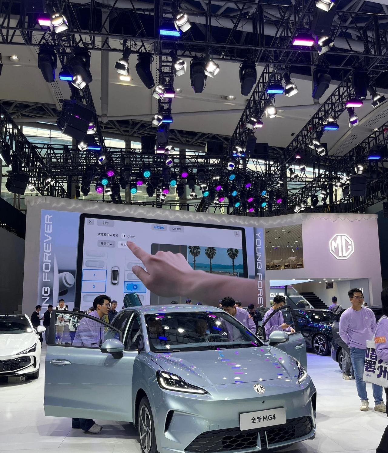 涨知识啦｜ 9万级车竟装半固态电池，螺纹钢戳穿都不炸？谁逛广州MG车展不被惊艳到