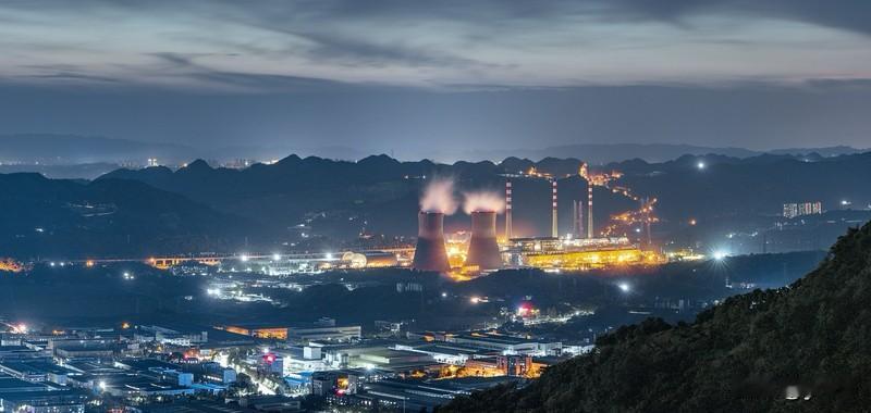 上联：薰风渐起山光绿，求下联凉月徐升夜景幽