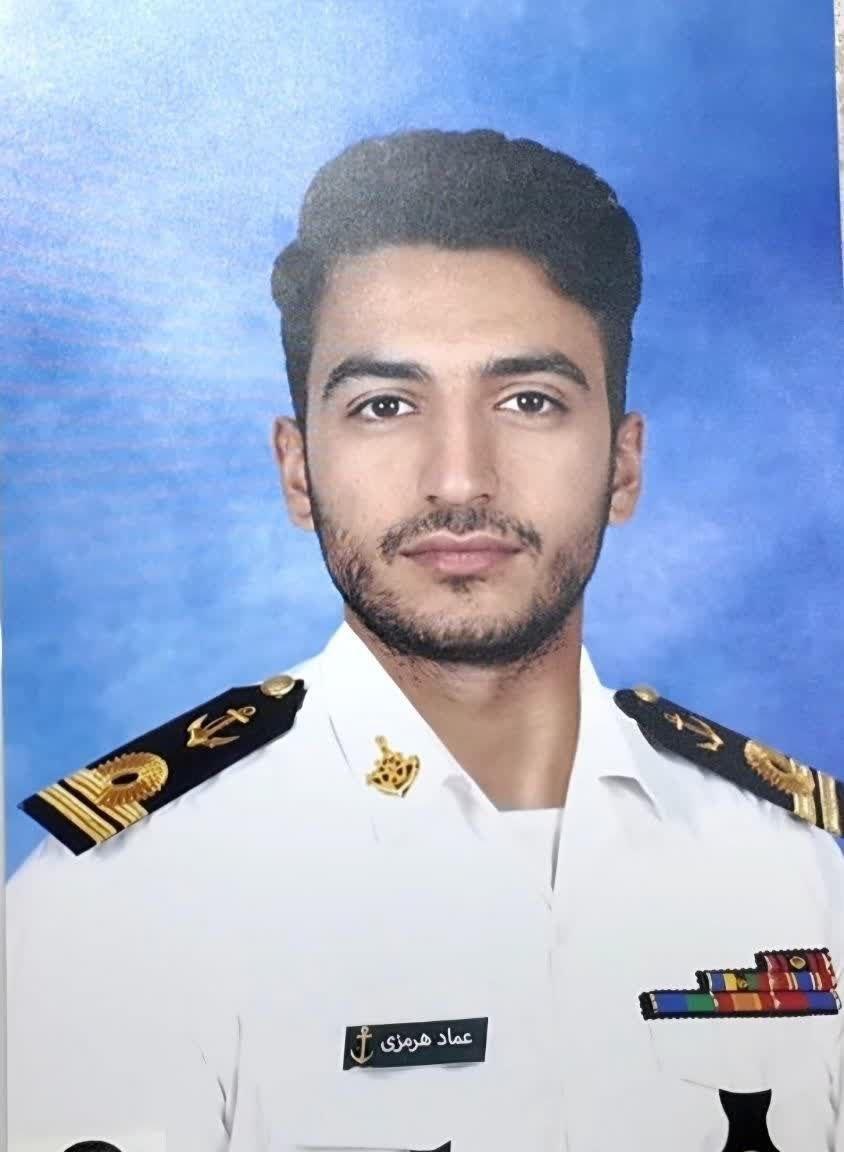 在伊朗“迪纳”号驱逐舰被击沉45天后，印度海军在印度洋打捞起了伊朗水手埃马德·霍