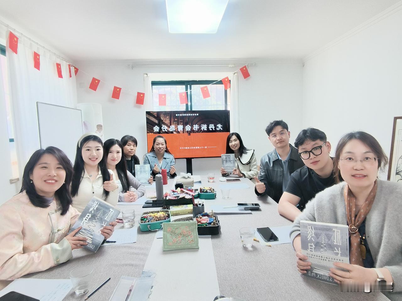 如果不想上班，先做好这7件事再做决定：
1. 分清是单纯不想上班，还是不想上这份