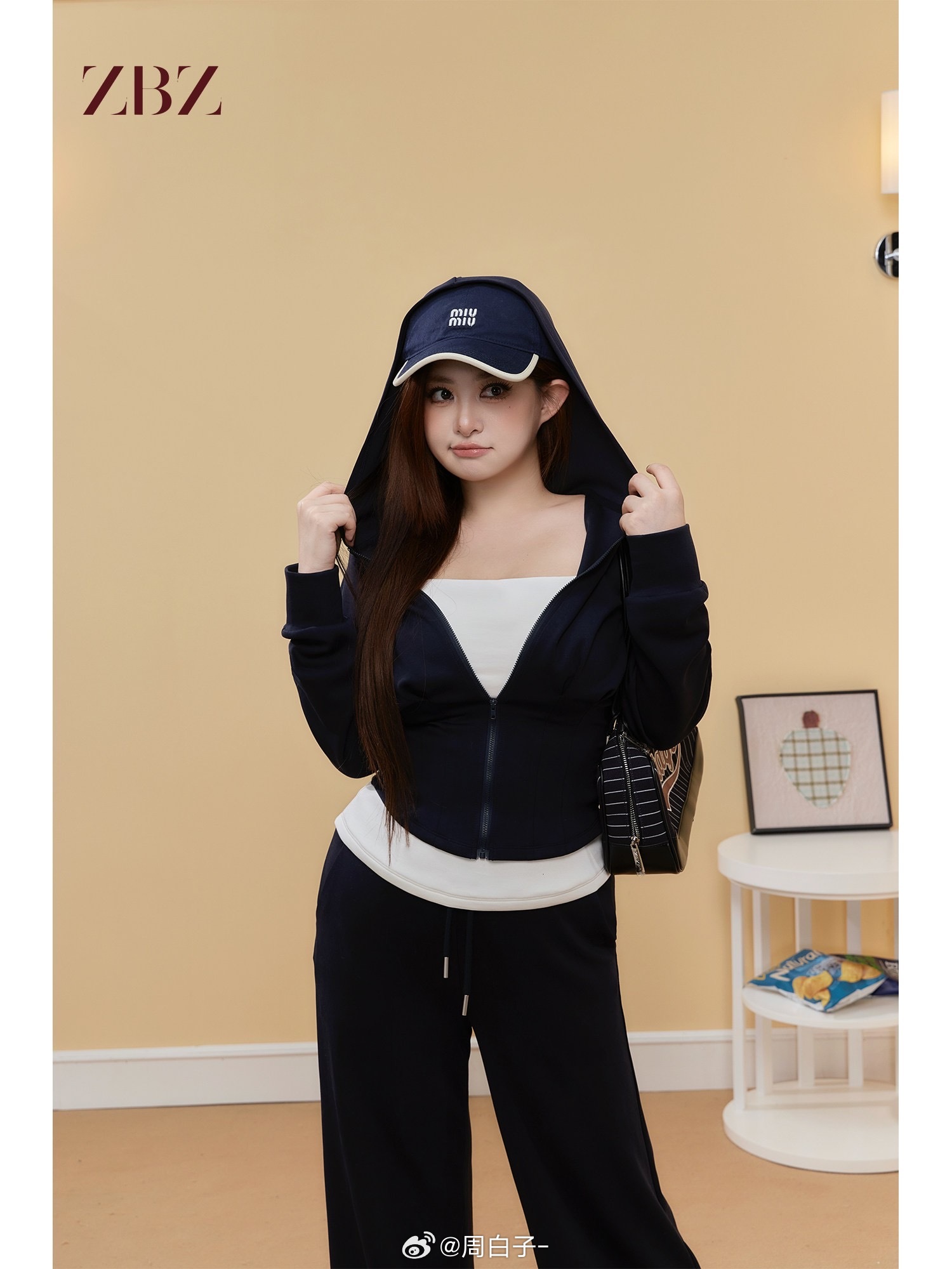 氛围感直接拉满的纯欲风 yyds🌙蕾丝 / 网纱 + 修身剪裁，温柔又撩人约会