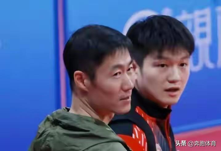 王励勤心中理想的国乒男队梯队：樊振东、王楚钦、林诗栋的以老带新，终究没能成型。