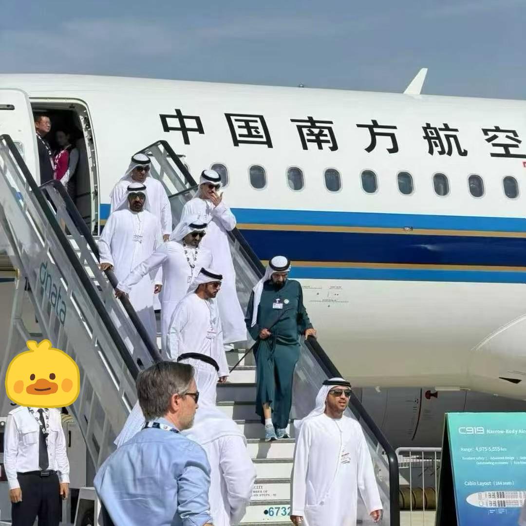 中国C919亮相中东
迈向全球市场的重要一步

近日，中国自主研发的C919大飞