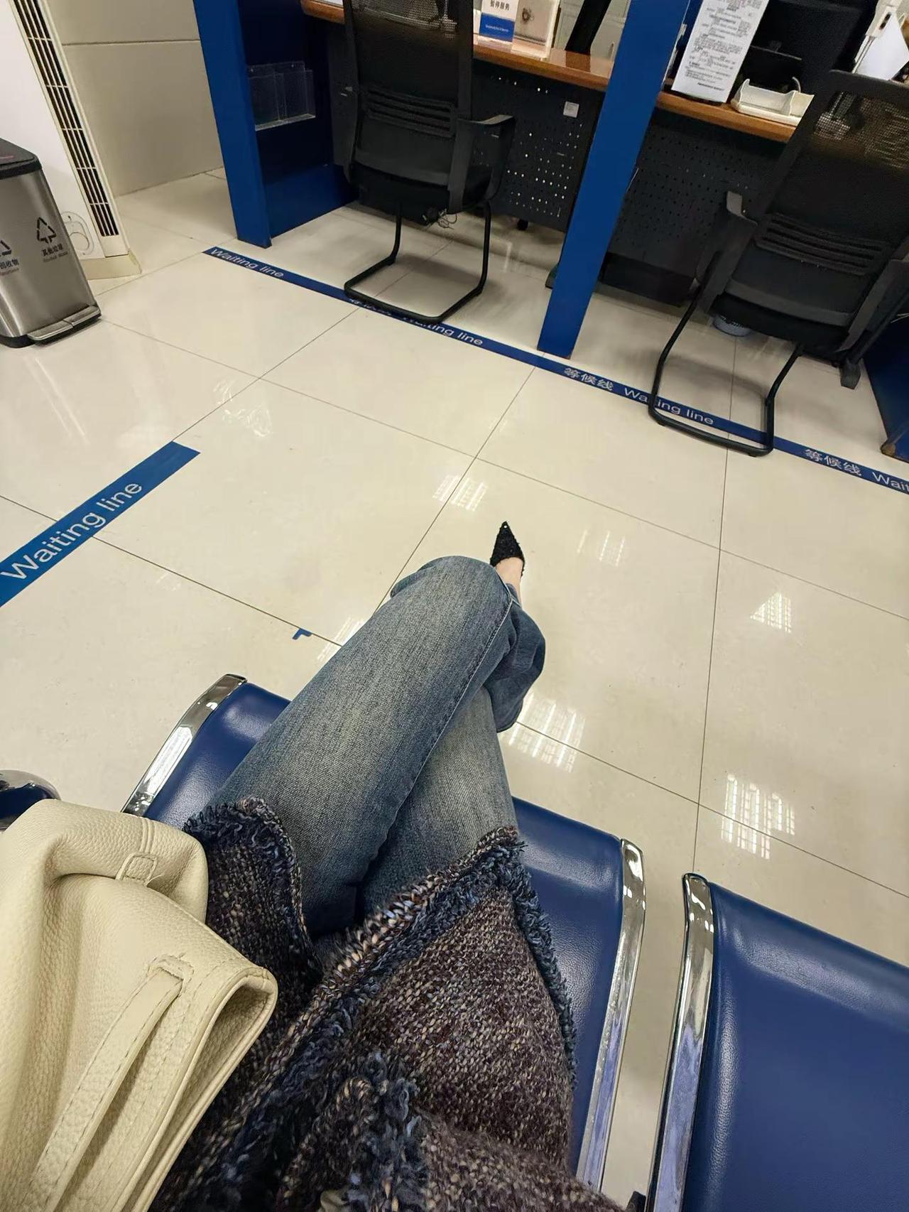 高跟鞋给不了休闲鞋的安稳