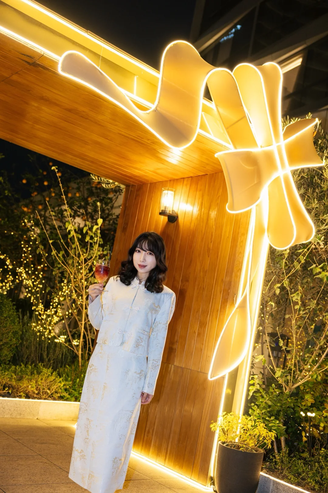 探秘年味天花板，却误入百万骏马画展