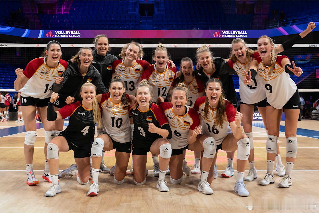 2025世界女排联赛 ⚫️🔴🟡 🇩🇪德国女排在VNL总决赛8进4比赛中出
