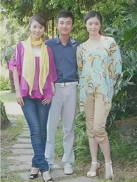 偶然刷到一张老照片，是十几年前林心如、文章、蒋欣三人同框。

看完不由得感慨一句