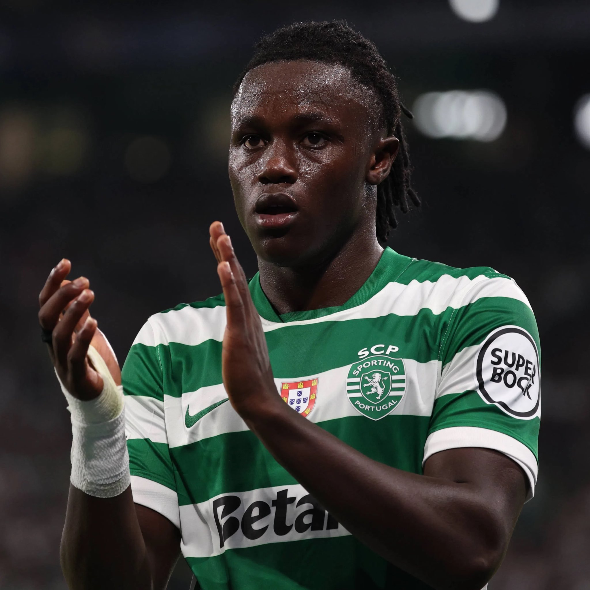 乔瓦尼·昆达在伦敦完成伤病康复后返回葡萄牙。 ( )切尔西