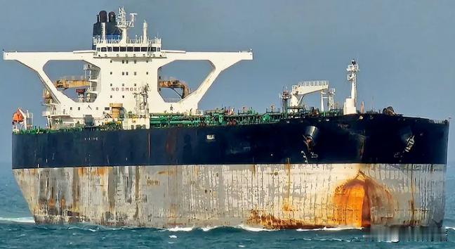 突发！美军扣押“贝拉1”号，俄军舰和潜艇为何旁观不行动？

被美军追了好久，且换