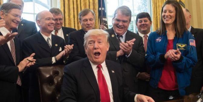 特朗普煽动伊朗抗议者，背后藏着石油大棋局！
 
1月13日，美国总统特朗普在社交