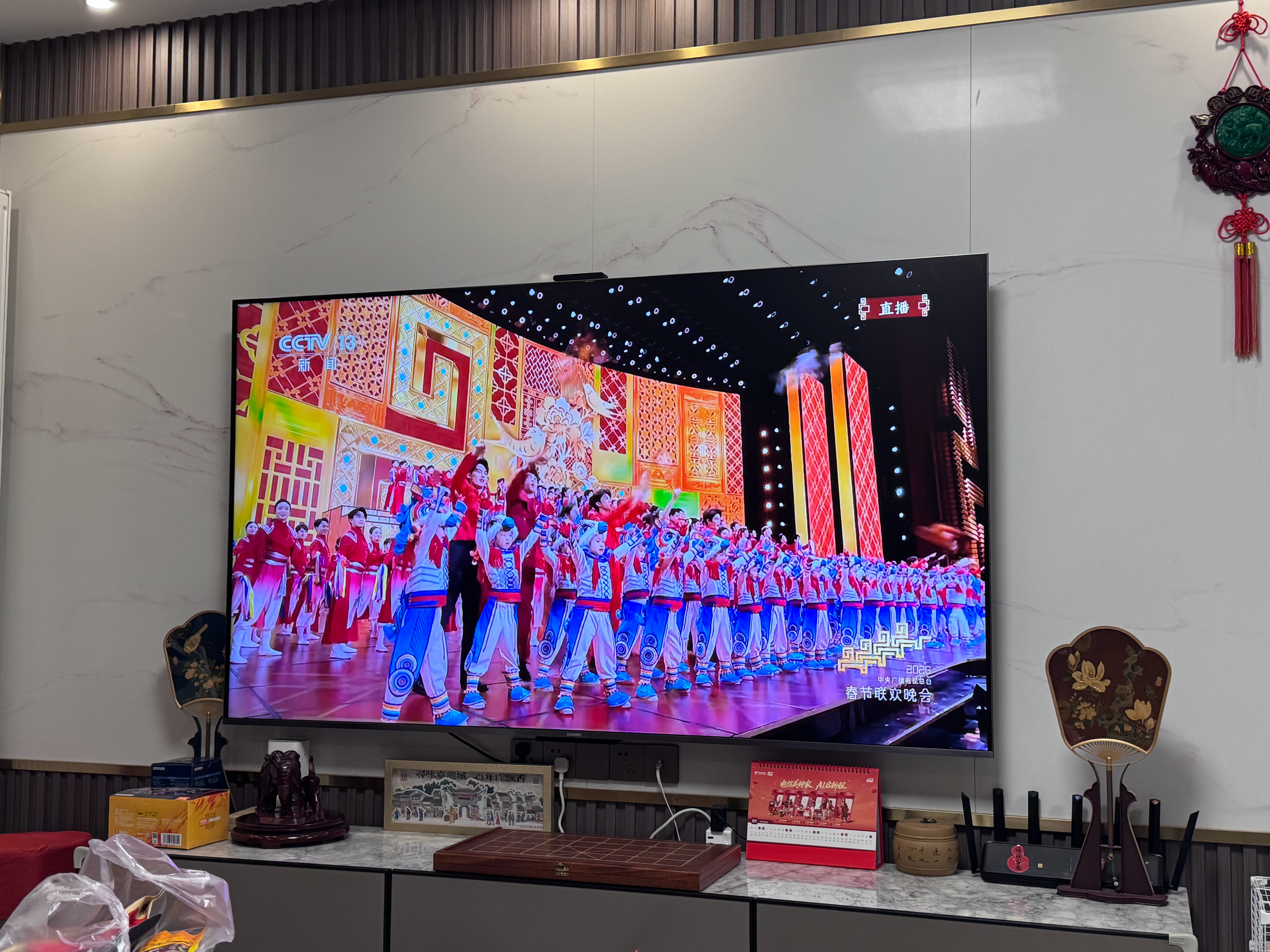 春晚 一年到头，春晚还是要看的。话说这4K台的画质，还没有13台清晰还是换回CC