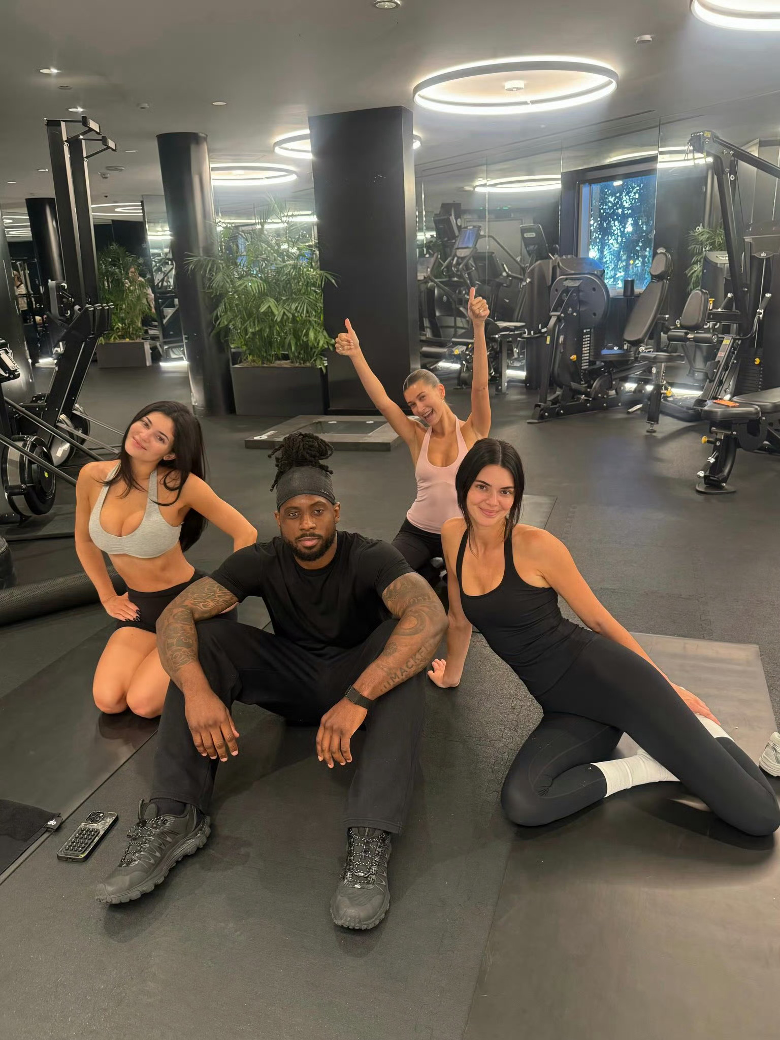 Kendall, Kylie和Hailey近日健身合影 ​​​