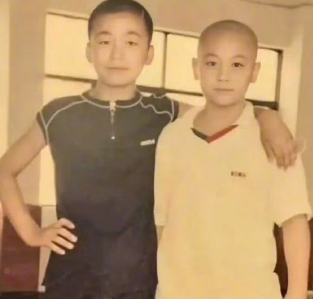 才知道释小龙是王宝强师叔 根红苗正的释小龙是嫡传大弟子这事无人不晓，但若说其和俗