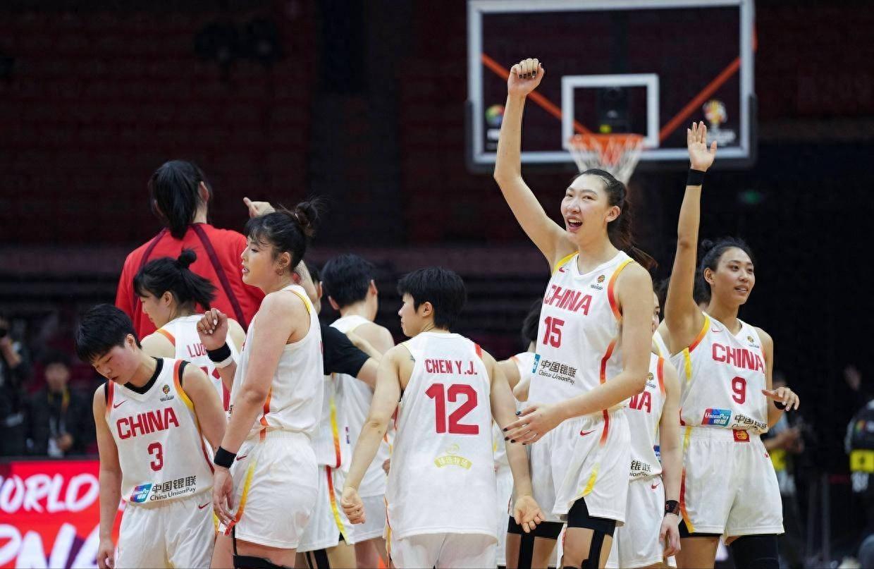 我勒个去！中国女篮直接被踹进D组死亡之组，9月4日20:15首战就硬刚美国队！