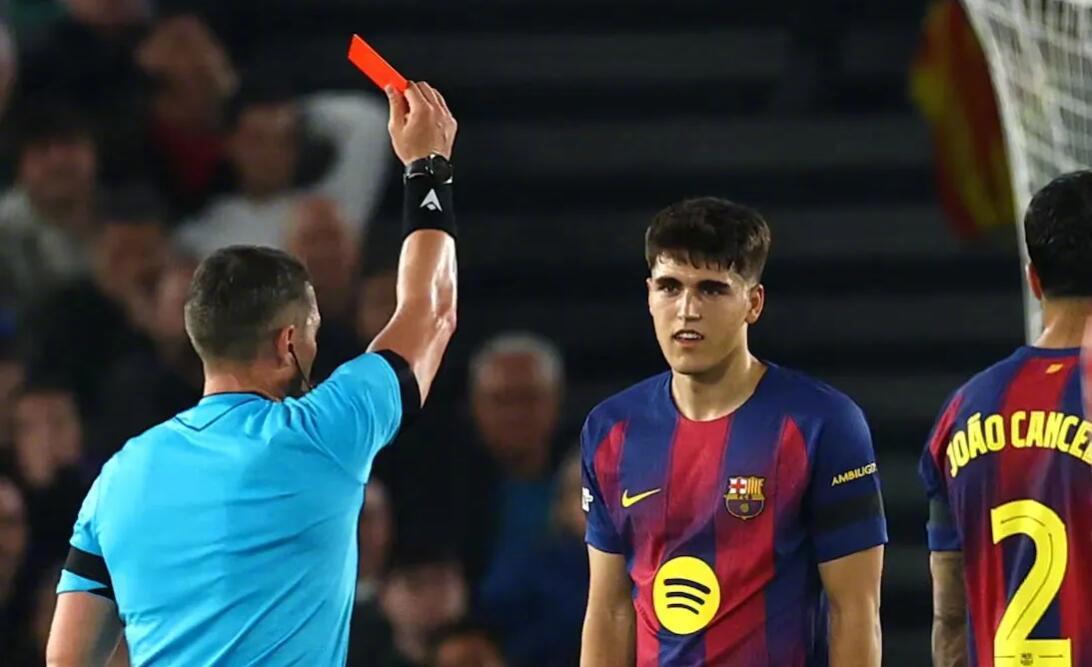 【阿斯：巴萨拟向欧足联抗议判罚不公，认为数年来一直很吃亏】据西班牙《阿斯报》报道