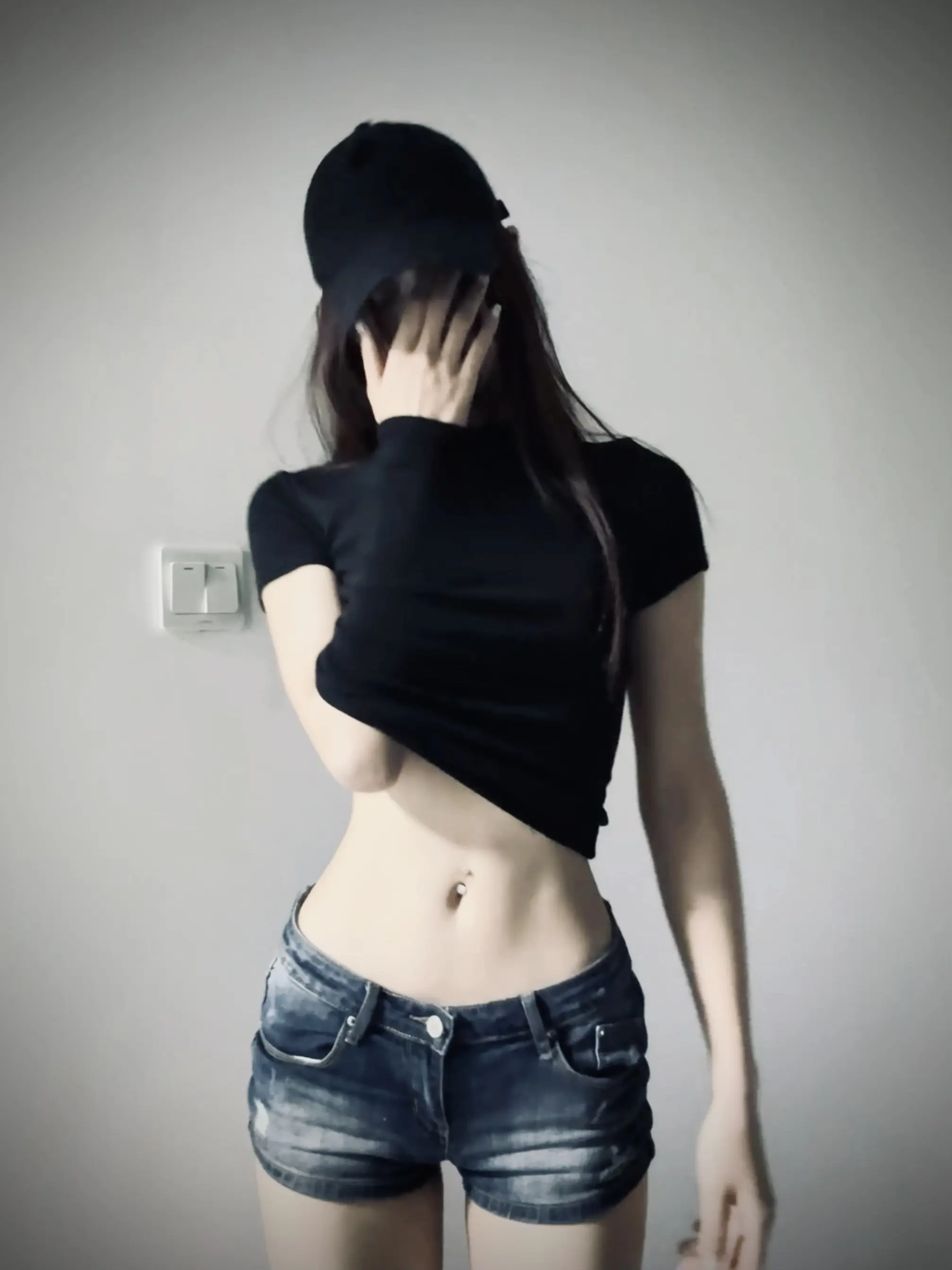 当一把网络美女吧