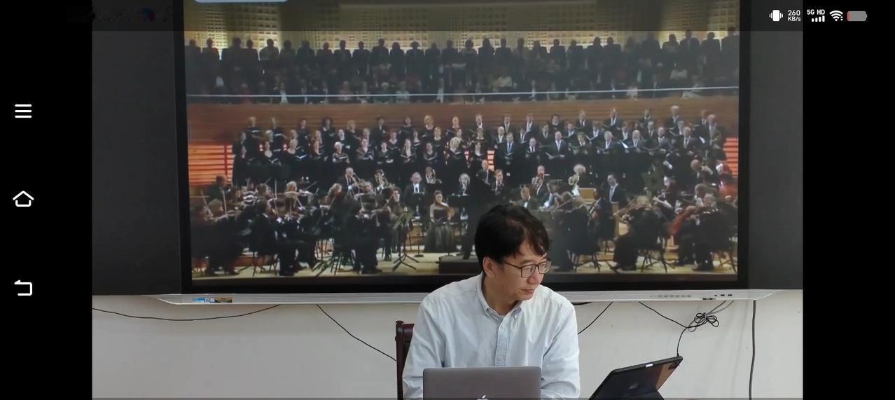 沉浸在音乐的世界里，与大师共赏交响乐的魅力。🎵🎶