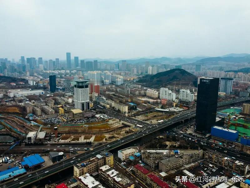 太原楼市这个小阳春还是比较硬气的。
大部分太原楼市的二手房房价都还能保持一个横盘