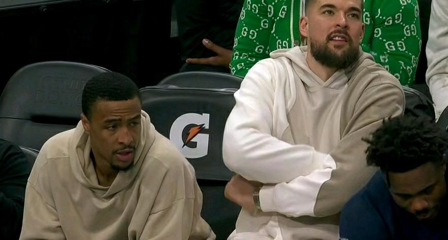 祖巴茨你就多歇几场吧！！！

祖走不欠！在快船主场迎战奇才的比赛中发生疯狂一幕：