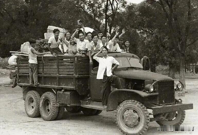 油画家冯法祀、侯一民、詹建俊、靳尚谊，都是中央美院的“马训班”出来的，马克西莫夫