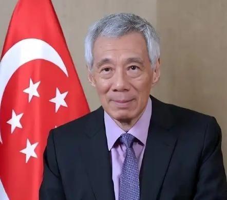 中美起冲突，新加坡挺美国；中日起冲突，新加坡挺日本；中菲起冲突，新加坡挺菲；中印
