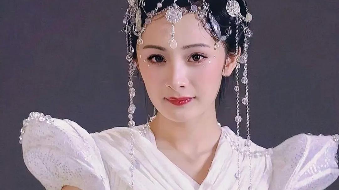 为什么女明星离婚，很多都选择不再婚。
杨幂离婚7年，闫妮离婚21年，黄奕离婚11