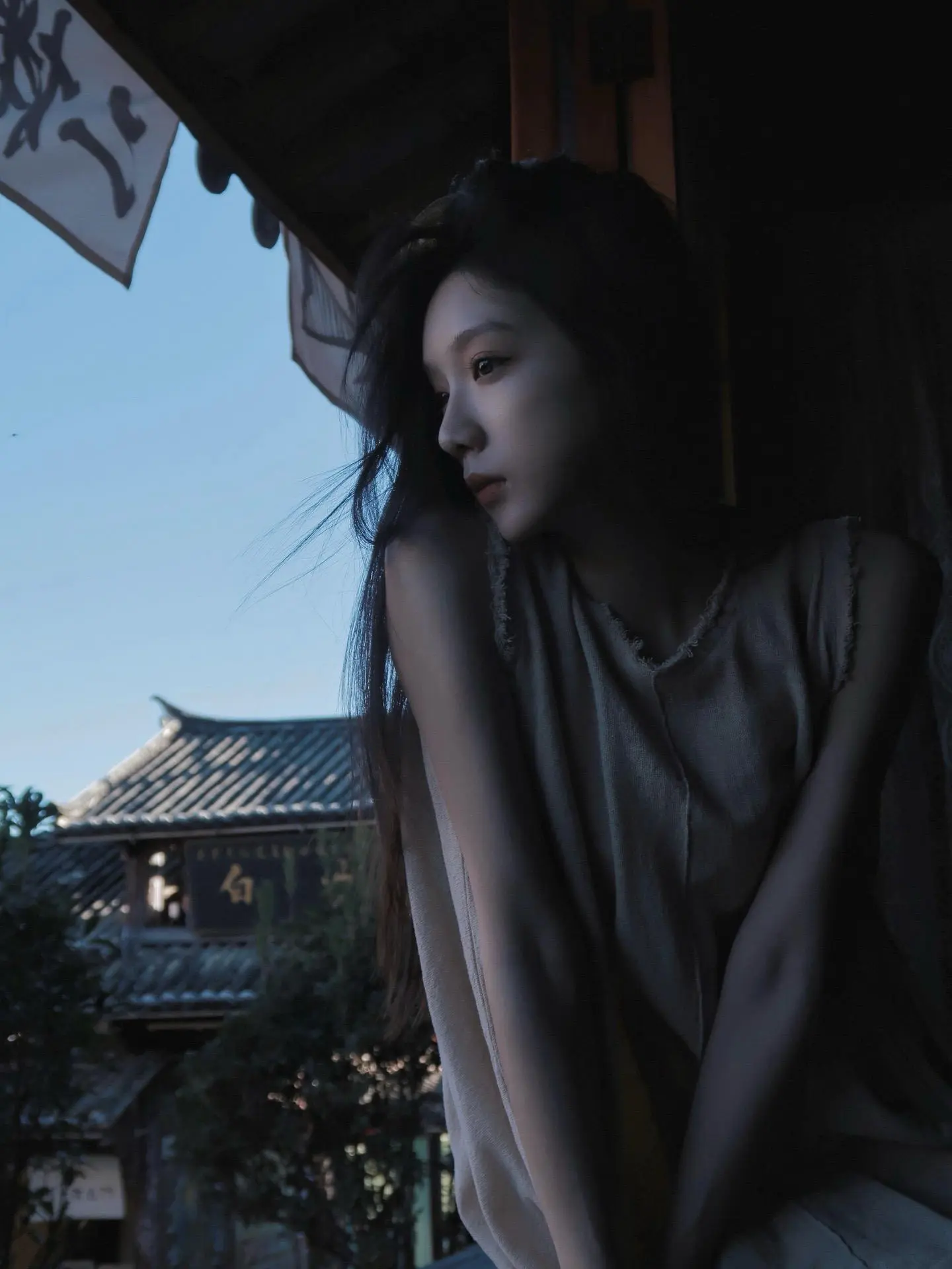 如果真的回不去了 那请忘了我在夜晚流过的眼泪和没有意义的长篇大论