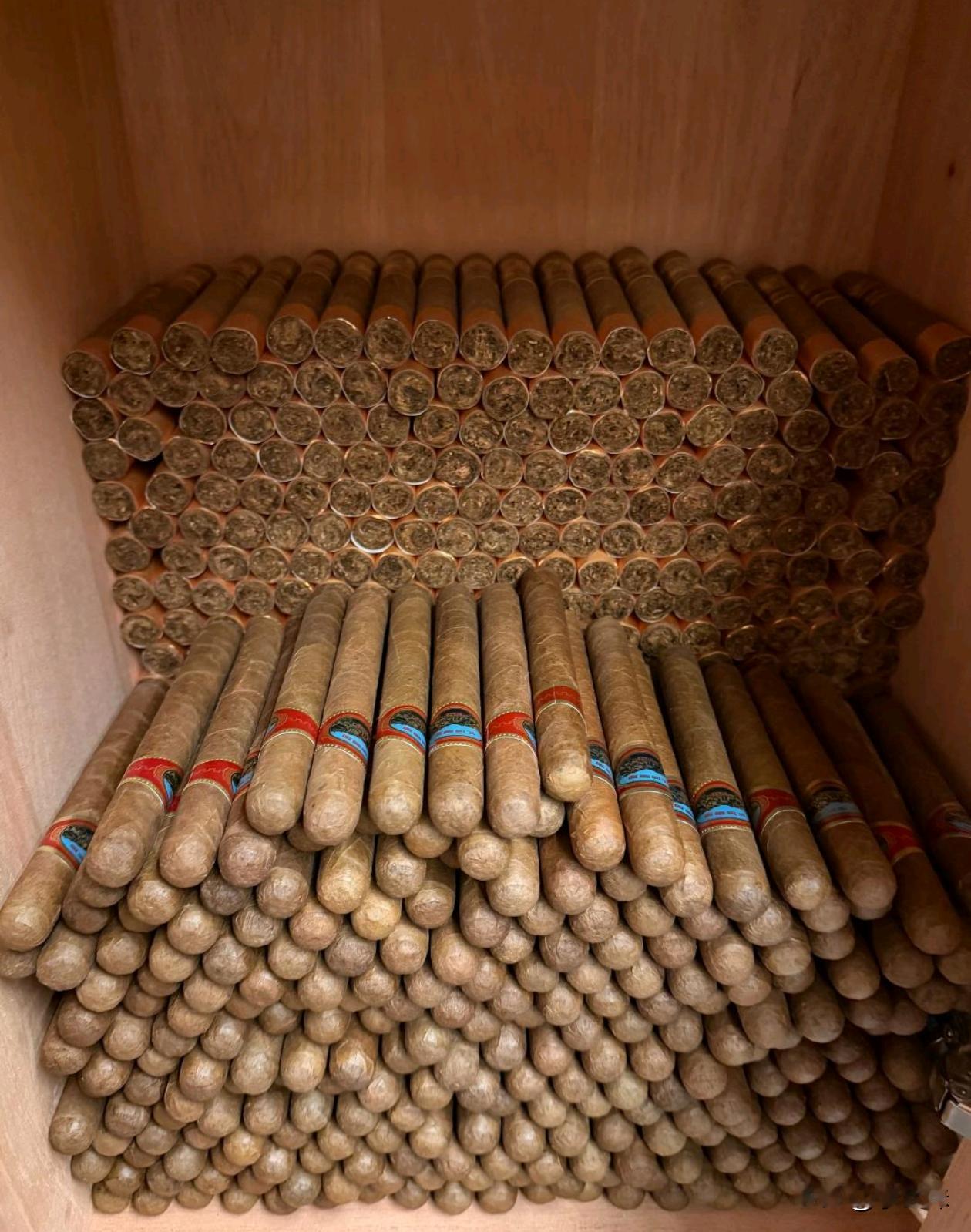 朋友欠了我5万块，说拿这个抵债，网友们帮我看看这个值5万块钱吗？