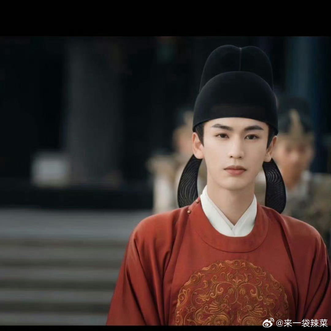 张凌赫95生唯一三平台破万男主好牛的上升势头《宁安如梦》 谢危《度华年》 裴文宣