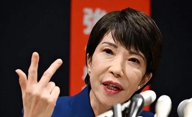 日媒爆料，高市早苗支持率崩了！在近期，据日本民调显示高市早苗支持率从82%大幅度