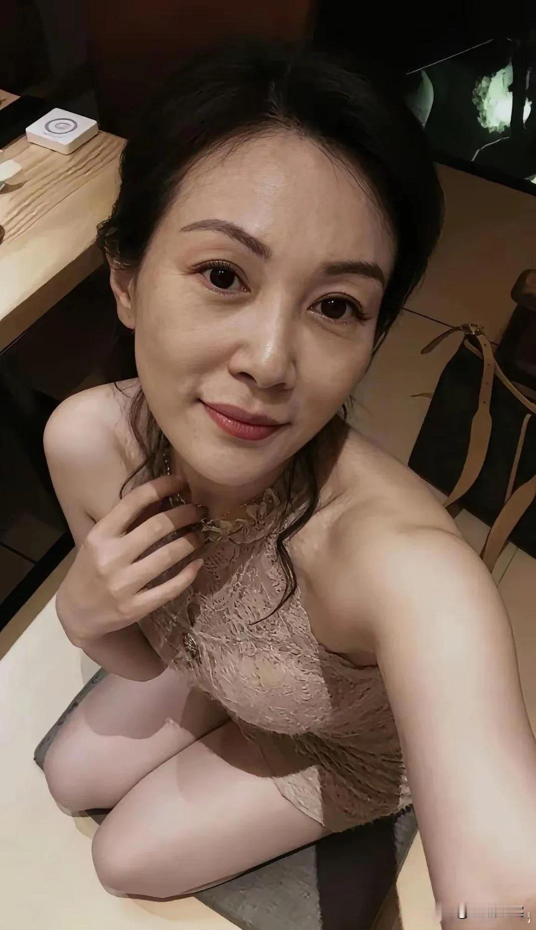年龄不是问题，
风韵犹存，魅力无限。[赞][赞]