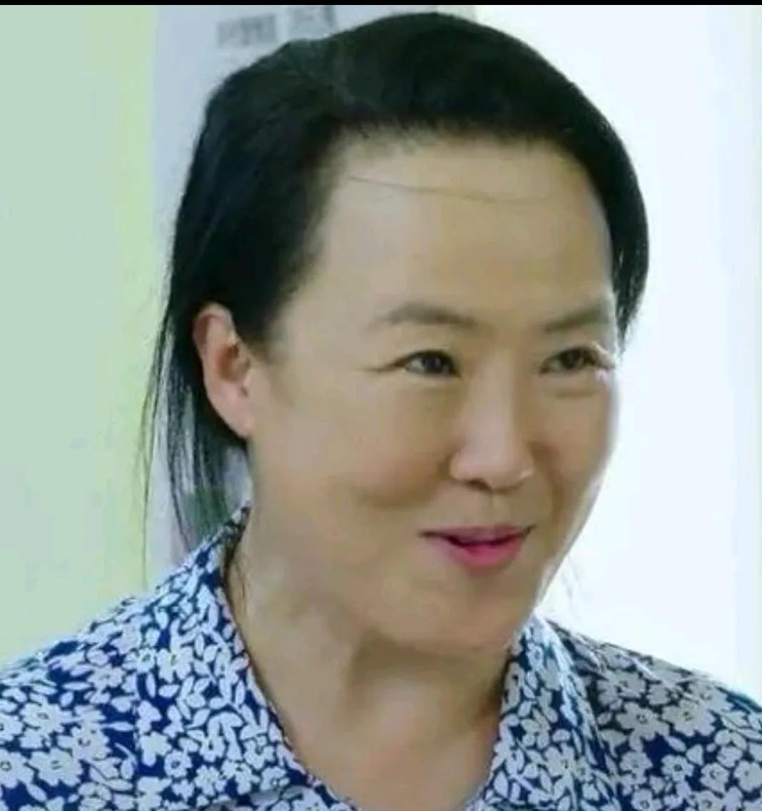 《乡村爱情》主演片酬的讨论，其中提到孙立荣的片酬是30万，这也引起了一些观众的关