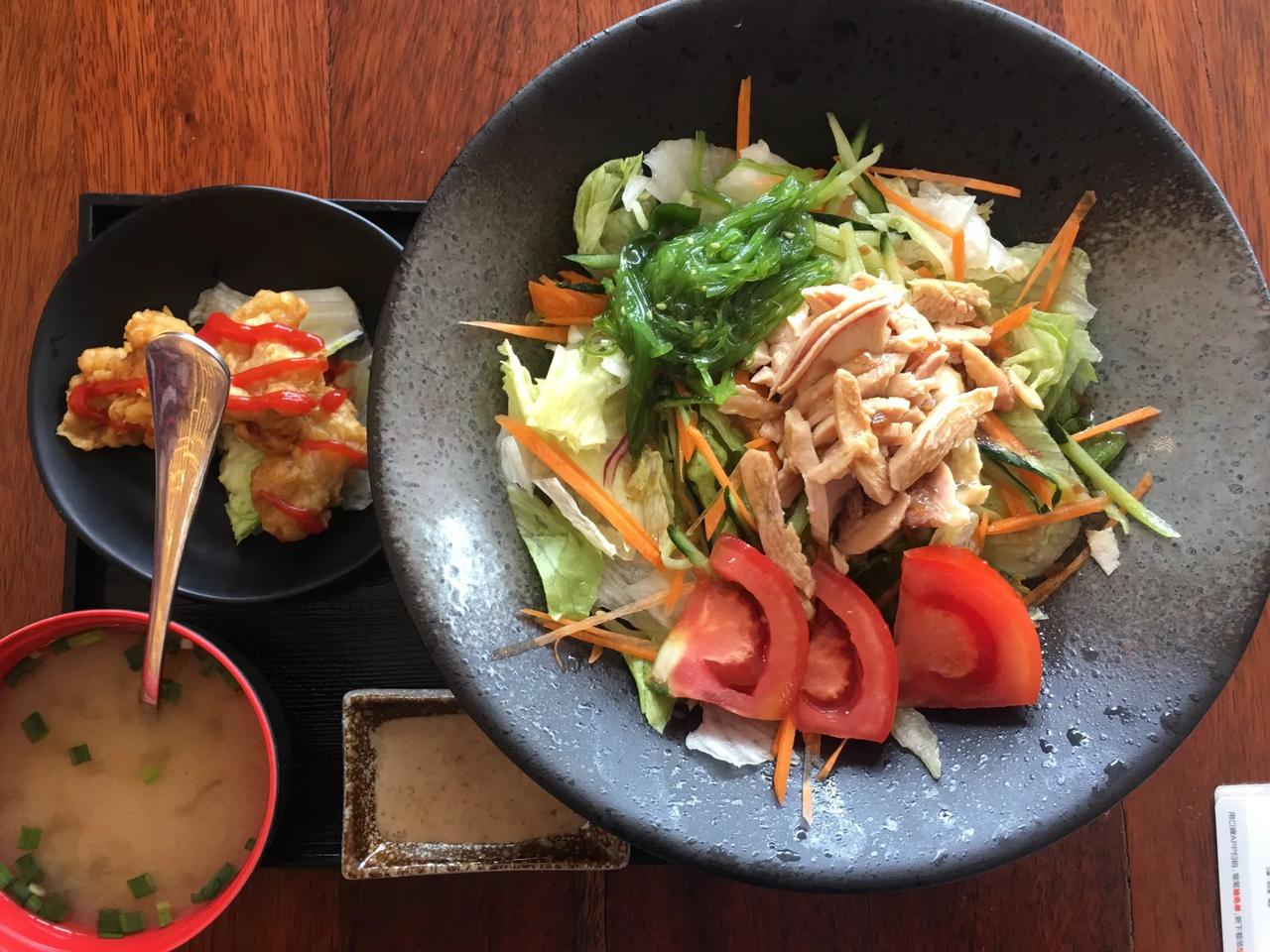 日式冷面汁配方：

配料：
- 水：450毫升
- 味淋：150毫升
- 浓口：