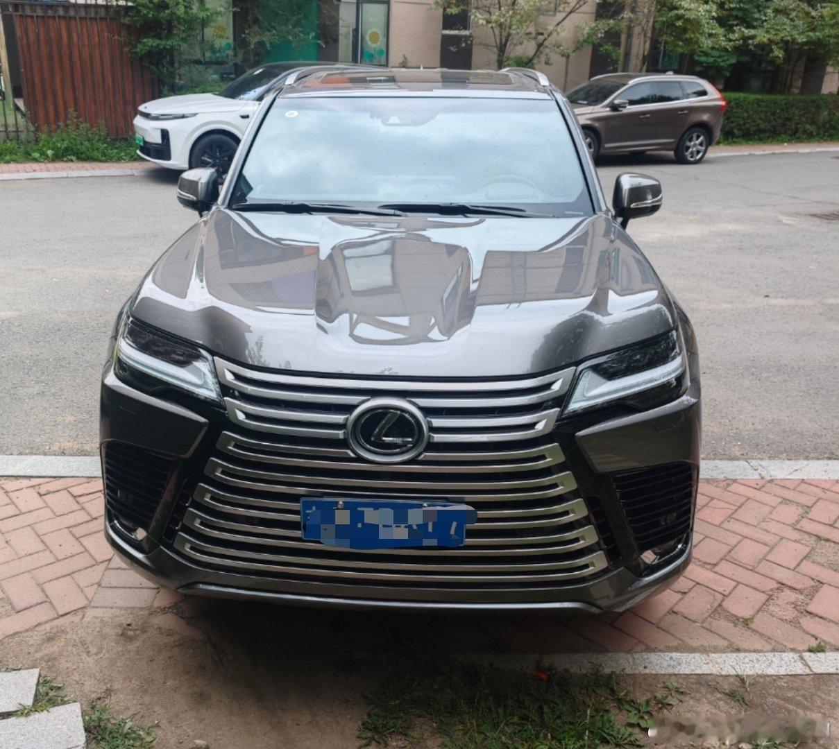 为什么第一眼看到雷克萨斯lx600 给我很强烈的山寨车的感觉[笑cry]难道是，
