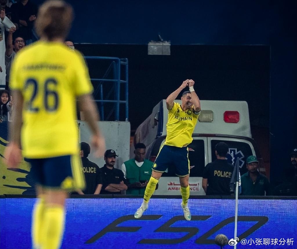 离1000球只差15球了！C罗25分钟戴帽：2年半的等待 评分9.2当选MVP1