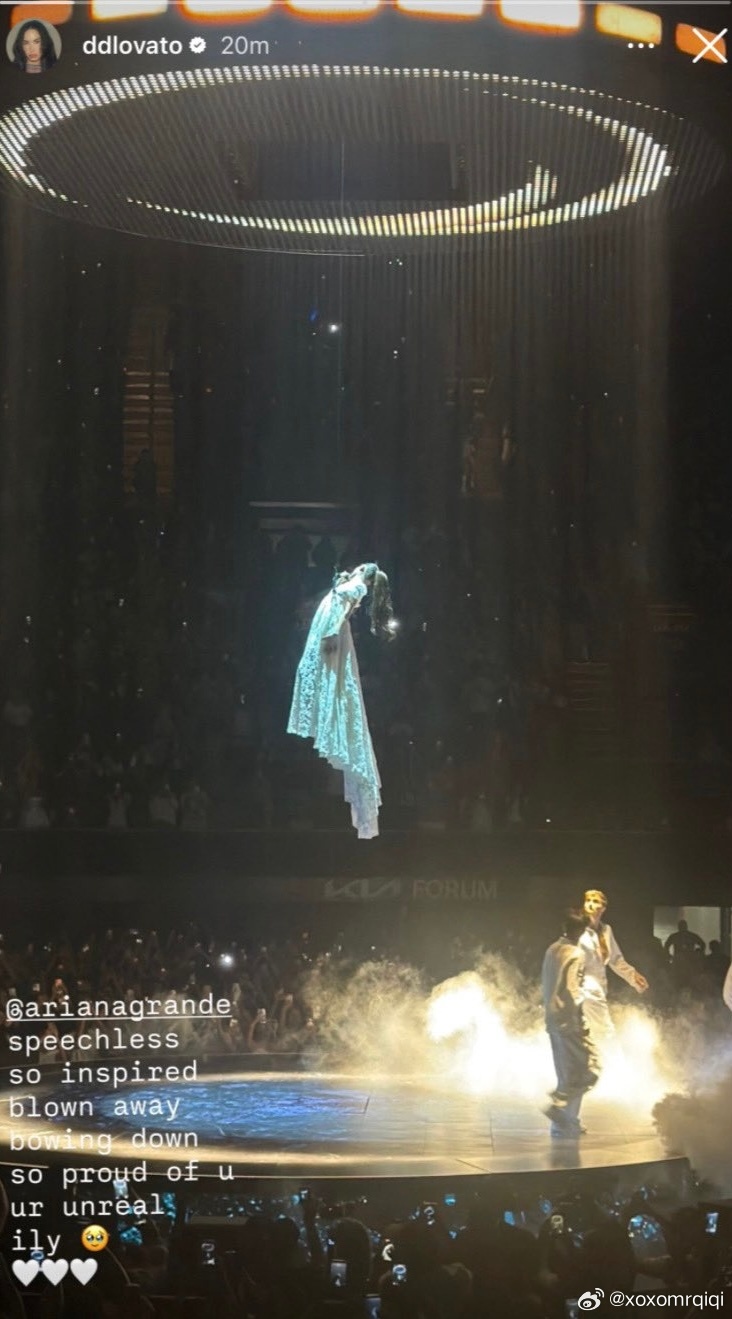黛米在社交平台盛赞Ariana Grande：“我彻底说不出话了深受触动、满心鼓