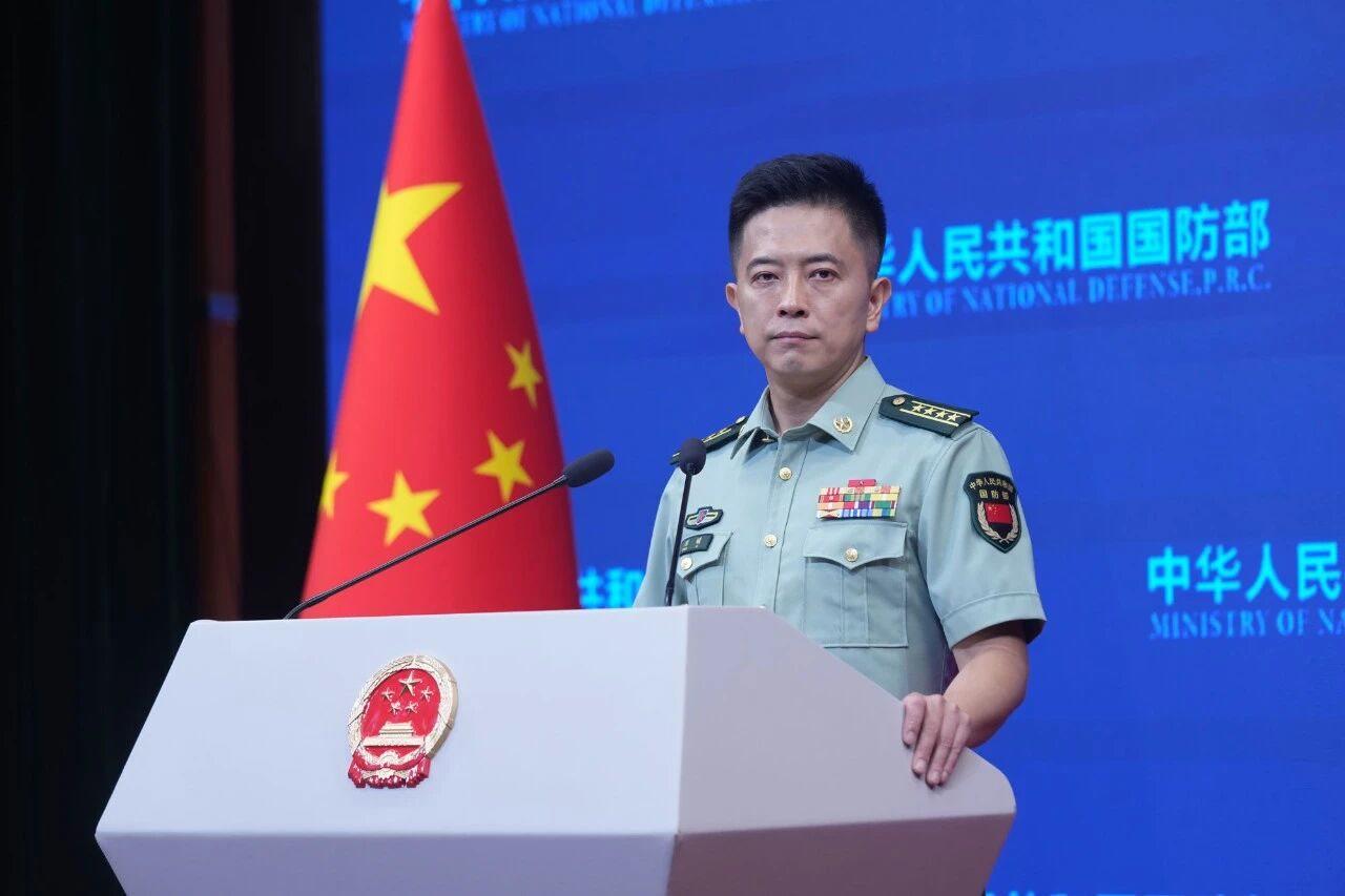 这一次，菲律宾真把自己玩进去了。
 
8月14日，国防部新闻发言人陈曦大校在记者