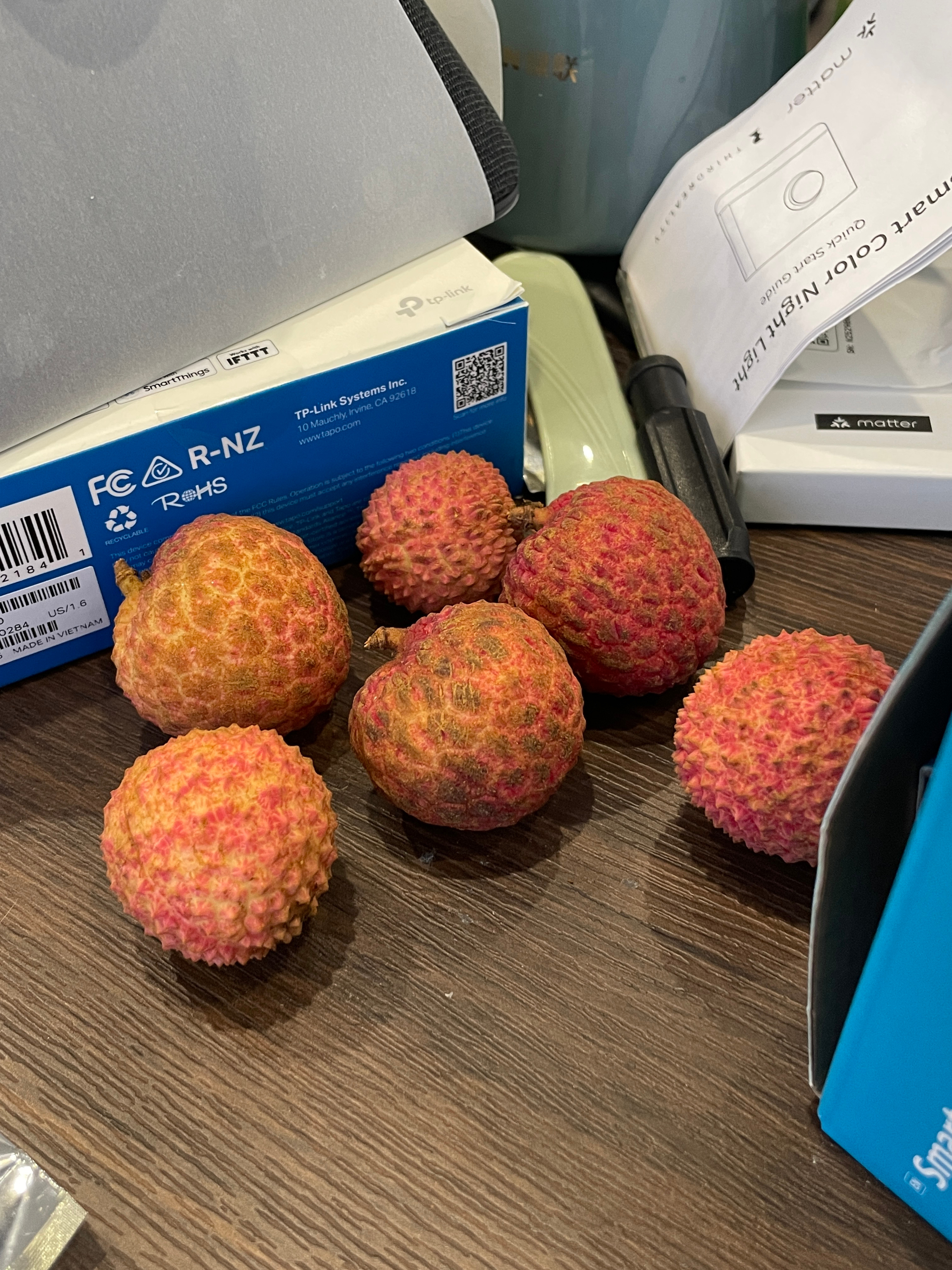 早餐是1.5的茶叶蛋和18元一桶的山姆牛奶午餐是黄焖排骨西红柿炒蛋和青菜然后吃了