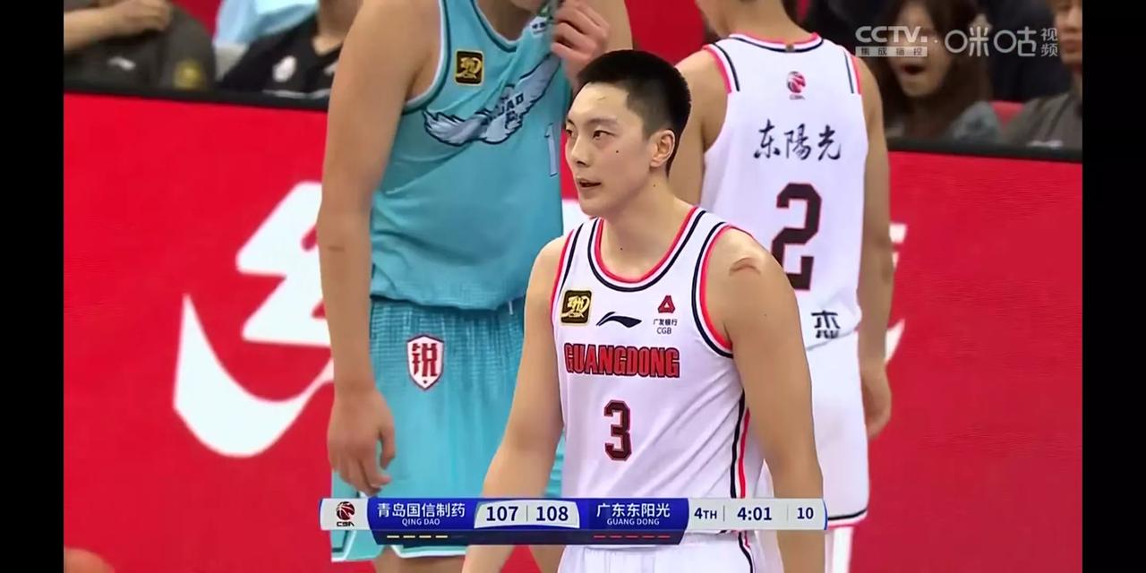 可以这么说：广东昨晚能赢下青岛！胡明轩的爆发不但拯救了杜峰！也证明了自己！
整场