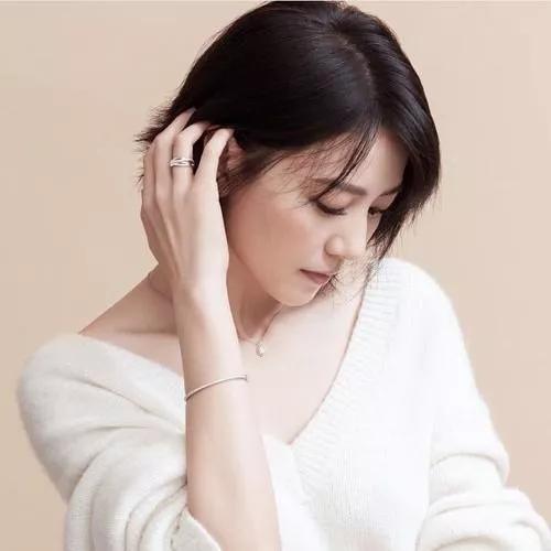 温柔的午后，慵懒的姿态，优雅至极。