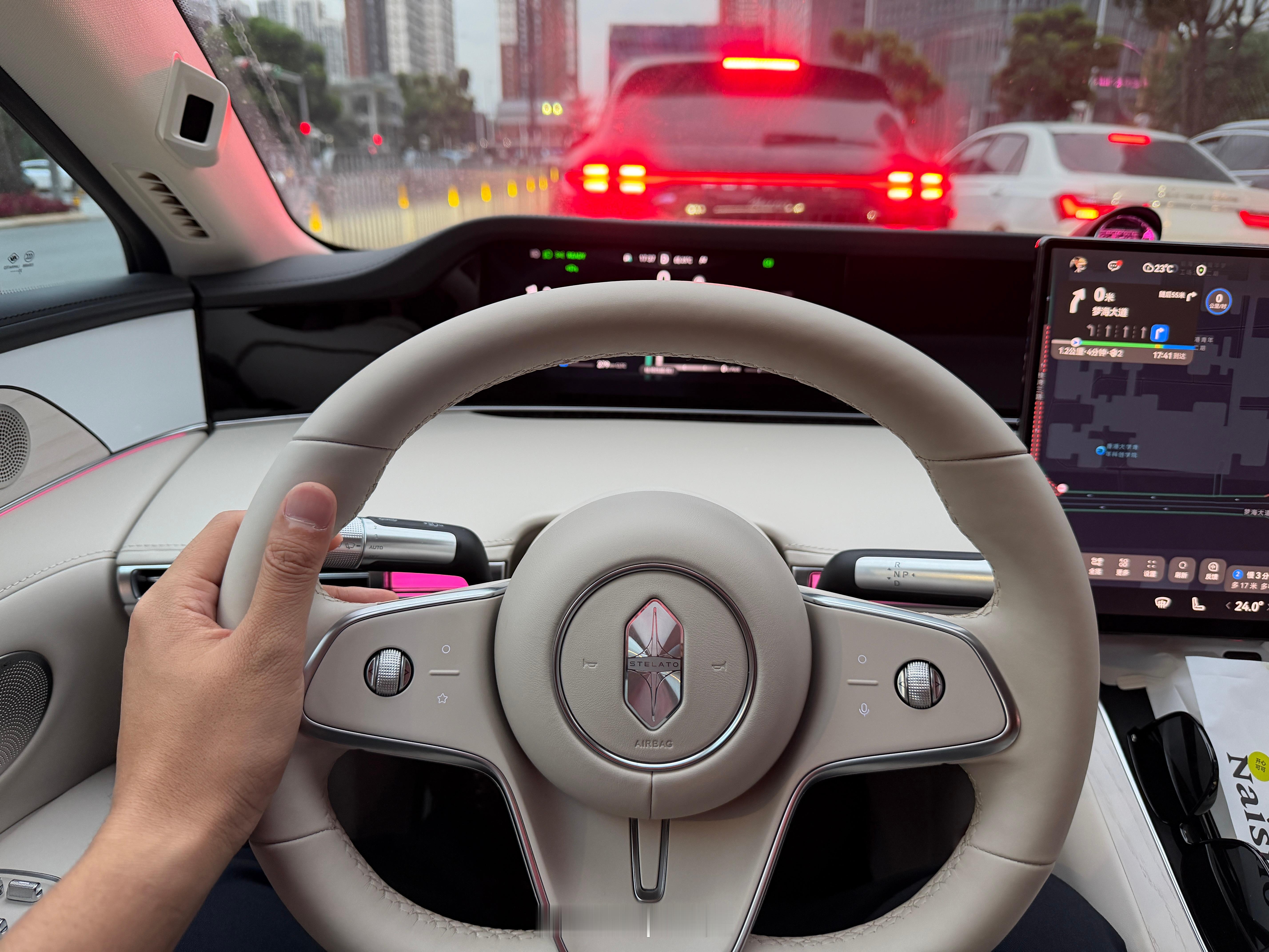 我的鸿蒙智行车友会车：享界S9T配上今天穿的西装🤵🏻♂️希望今晚能中大奖分享