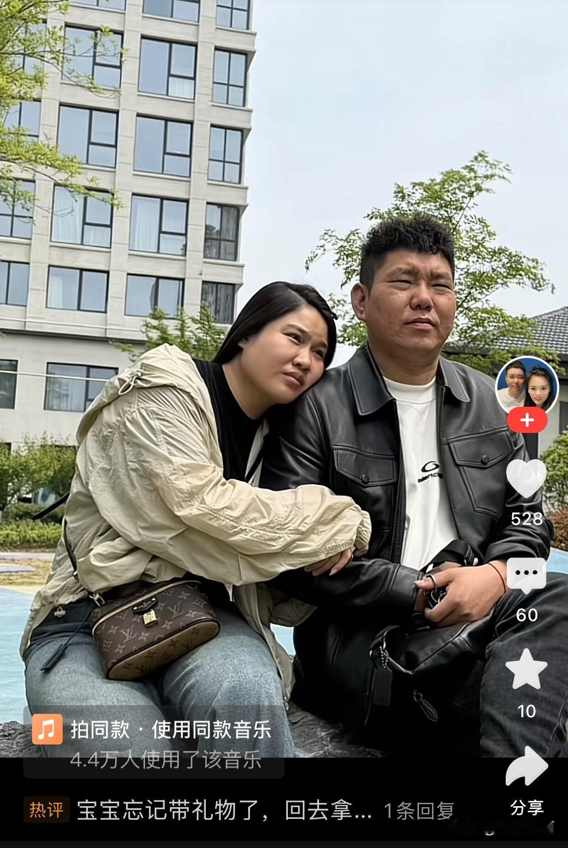 奶茶菲实在太可怜了！
安然最终还是没能抢救过来。
菲菲自幼就如同弃儿，一出生便被