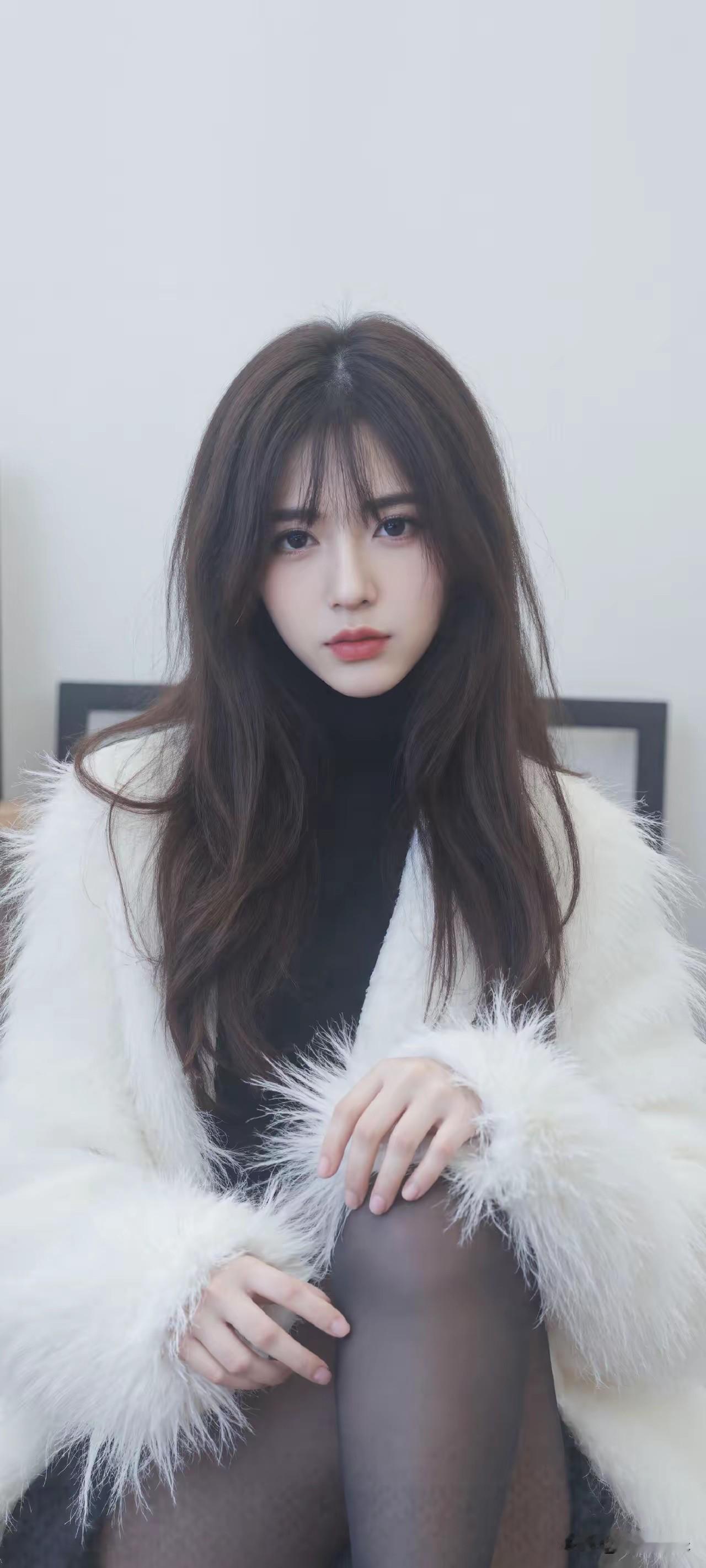 总是有人不自由，总是有人不快乐，总是有人不年轻。